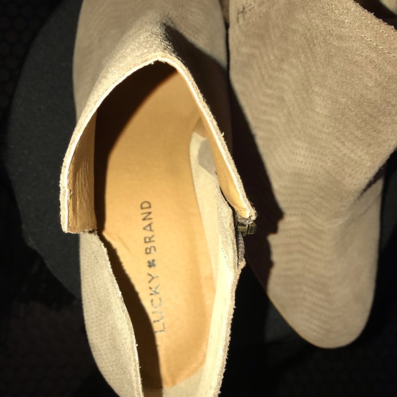 🍀NEW Lucky🍀Brand Pickla Booties Taupe - Picture 14 of 15